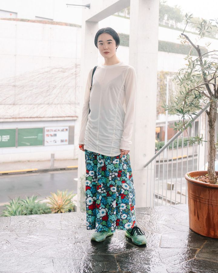 “春スカート”のお手本コーデ5選。レディとボーイッシュのMIXテクがお洒落！【TOKYO SNAP】