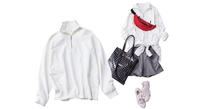 イレーヴの白のハーフジップスウェットにグレーハーフパンツやスニーカーを合わせたカジュアルコーデ