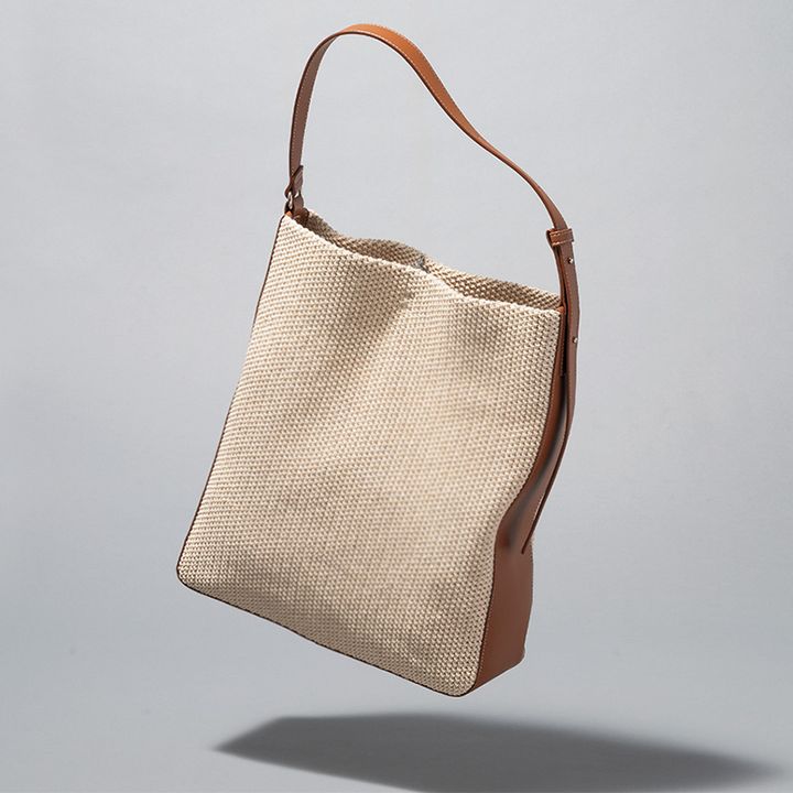 アンドミュークの縦型トート