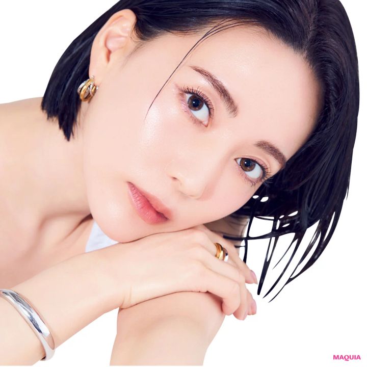 耳ツボ、EMS、着圧ソックスほか、美プロが太鼓判を押すボディのたるみ対策。結果が出たコスメも！_10