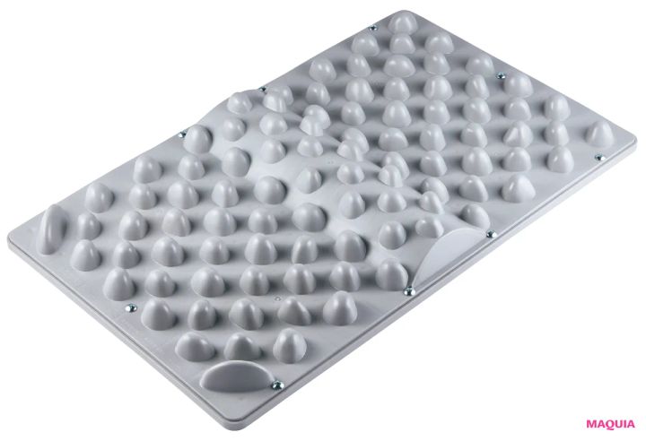 耳ツボ、EMS、着圧ソックスほか、美プロが太鼓判を押すボディのたるみ対策。結果が出たコスメも！_29