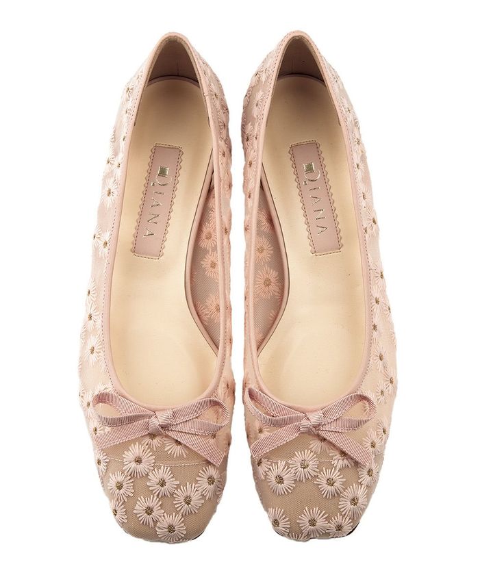 八木アリサとピンク