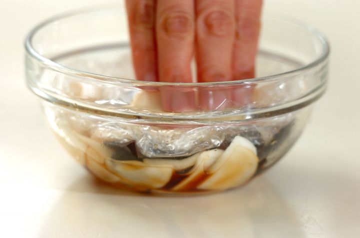 カブとキクラゲの黒酢和えの作り方2