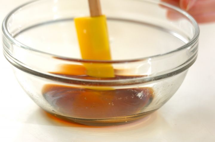 カブとキクラゲの黒酢和えの作り方1