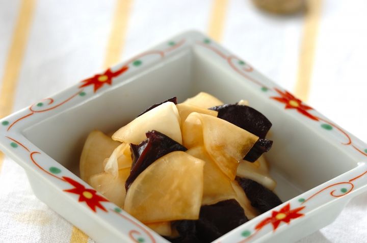 カブとキクラゲの黒酢和え