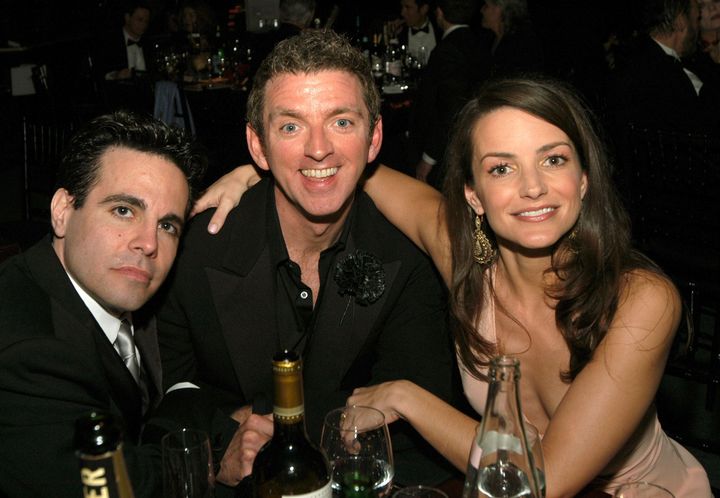 2003年のSAG賞に出席したマリオ・カントーネ、マイケル・パトリック・キング、クリスティン・デイヴィス。