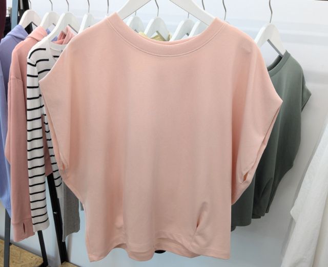 ピンクのドライウエストタックT