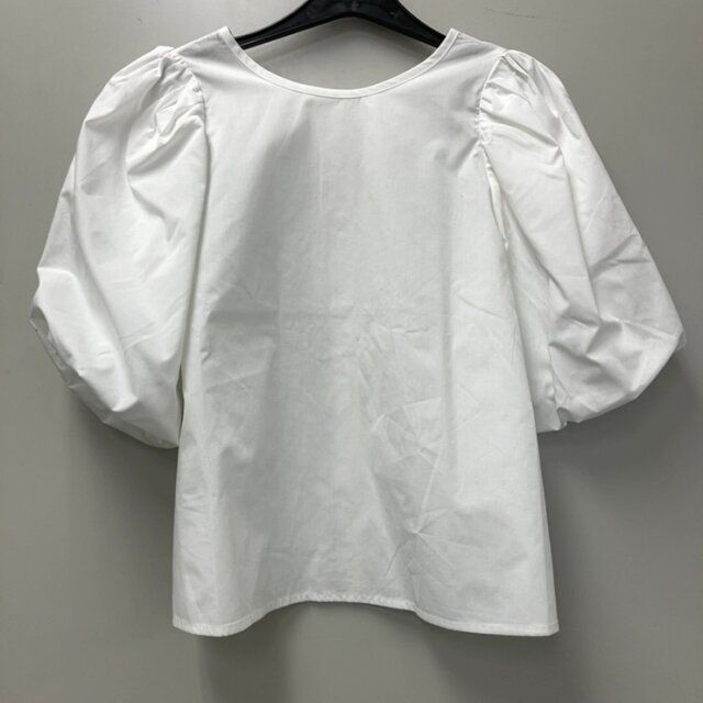 しまむらの袖バルーンブラウス