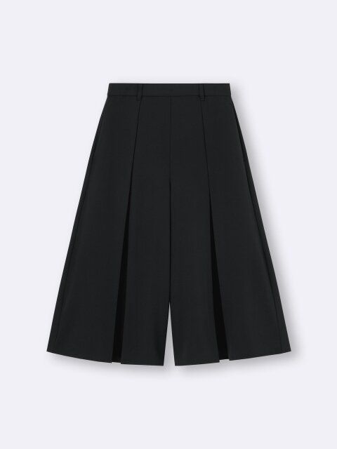 GUのドレープキュロッツ