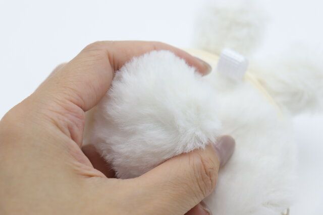 ダイソーのバッグチャームポーチ（ウサギ型）5