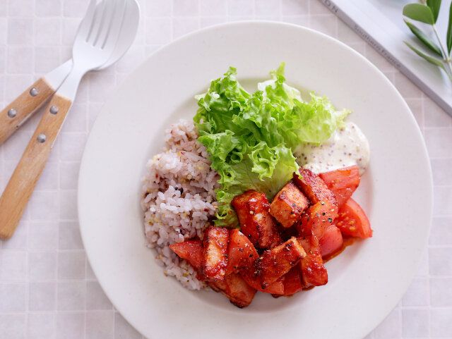 ケチャップ味のごろごろベーコンとトマトのBLTごはんプレート