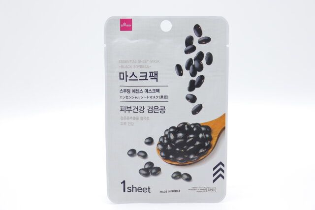 ダイソーのエッセンシャルシートマスク（黒豆）のパッケージ