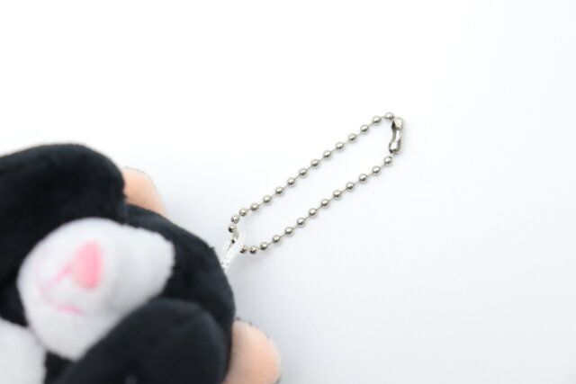 ダイソーの程よい存在感のアニマルキーチェーン（めかくし、ネコ）