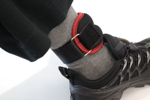 ダイソーの手・足首兼用ウエイトの使用例