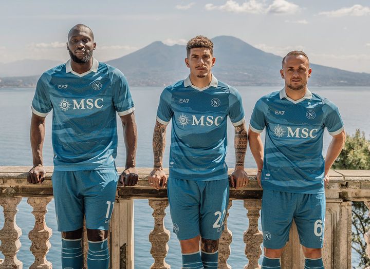テーマはギリシャ神話！ナポリが「真夏に着たい」海デザインの限定ユニフォームを発表