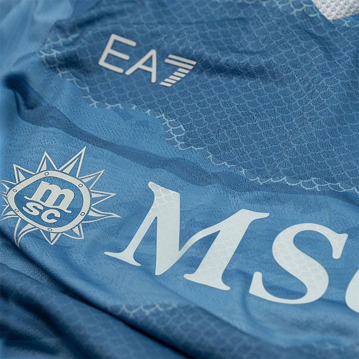 テーマはギリシャ神話！ナポリが「真夏に着たい」海デザインの限定ユニフォームを発表