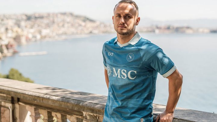 テーマはギリシャ神話！ナポリが「真夏に着たい」海デザインの