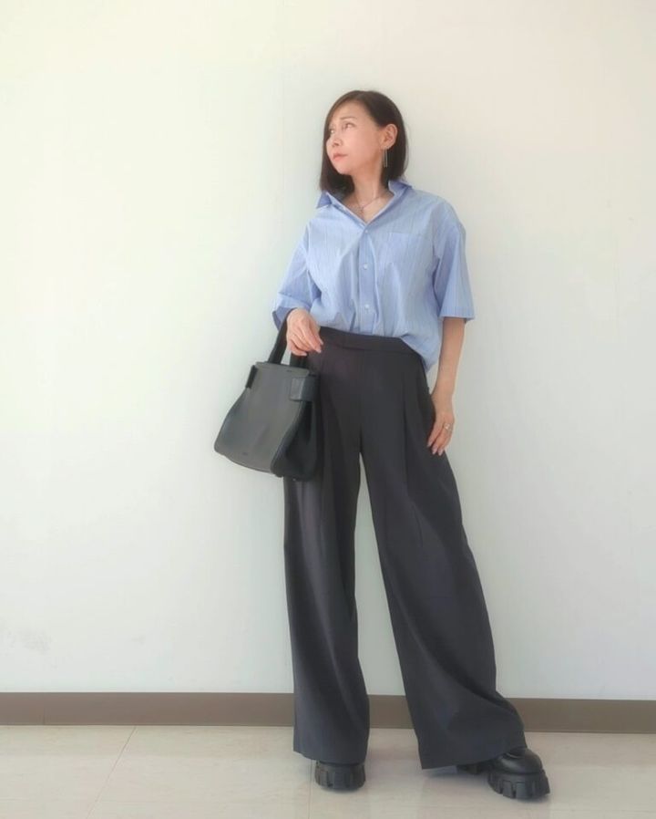 ユニクロC」（クレア・ワイト・ケラー） ブロードオーバーサイズシャツ（メンズ）、感動タックワイドパンツ