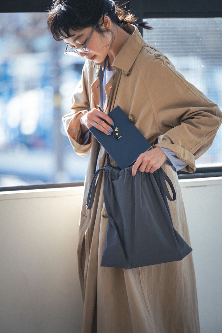 お洒落な“春スニーカー”スタイル5選。投入カラーで役割が変わる【FUDGE FRIEND おしゃれさんの毎日コーディネート】