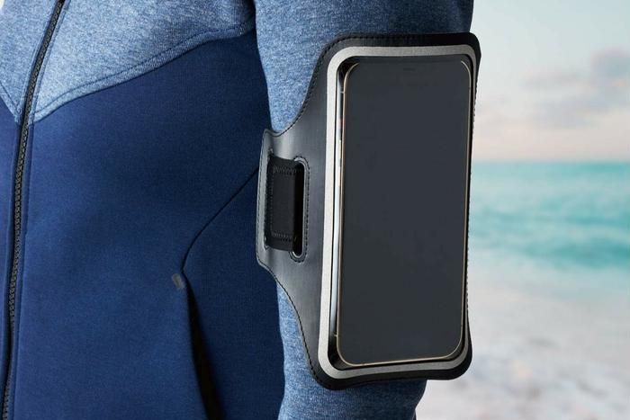  エレコム ランニングスマホアームバンド 