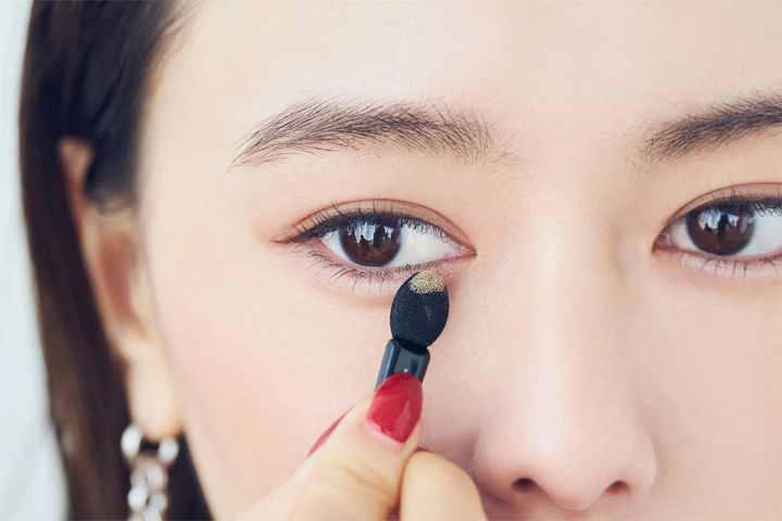 北原 果さんが手掛けた「スワイメイク」のアイメイク