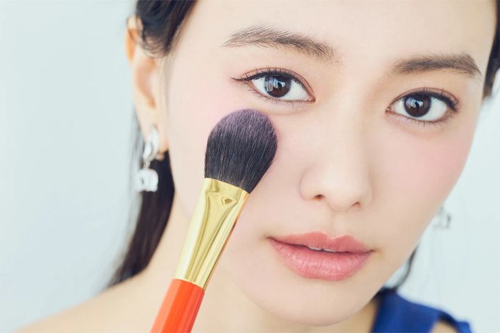 北原 果さんが手掛けたヨジャドルメイクのチークメイク やり方