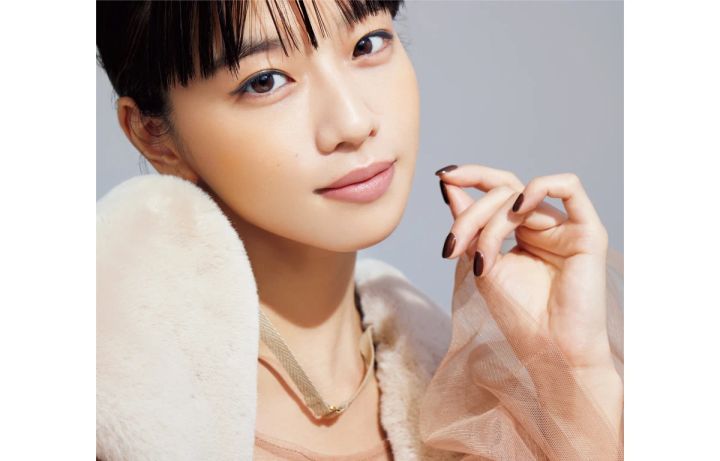 【STEP1】グレーライン→【STEP2】オレンジチークで自然な立体フェイスに