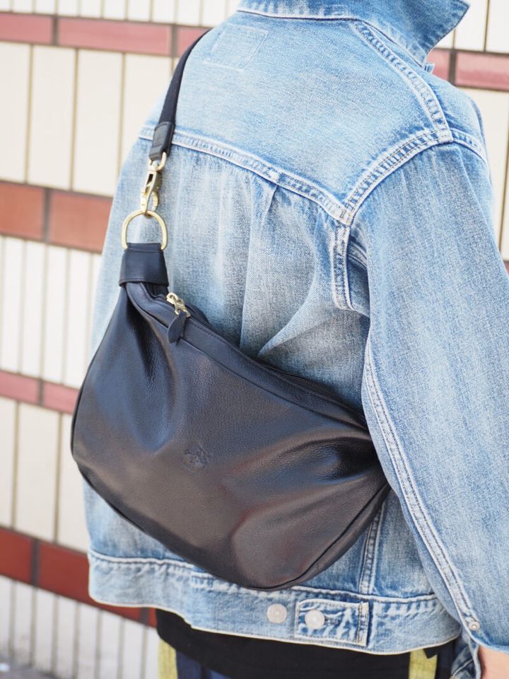 イルビゾンテのバッグ