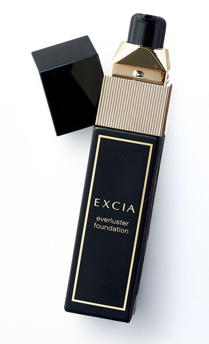 エクシア エバーラスター ファンデーション SPF50 +・PA++++ 全6 色 30 mL ¥16 ,500 ／アルビオン