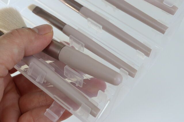 携帯用メイクブラシ（6本セット） ケースの構造