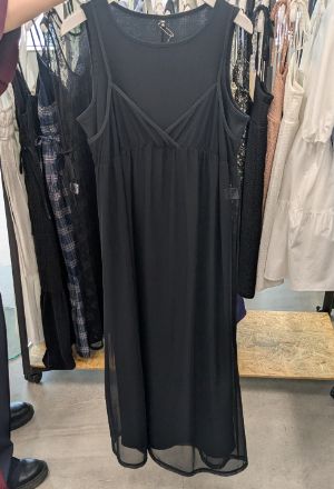 黒の2ピースチュールワンピース