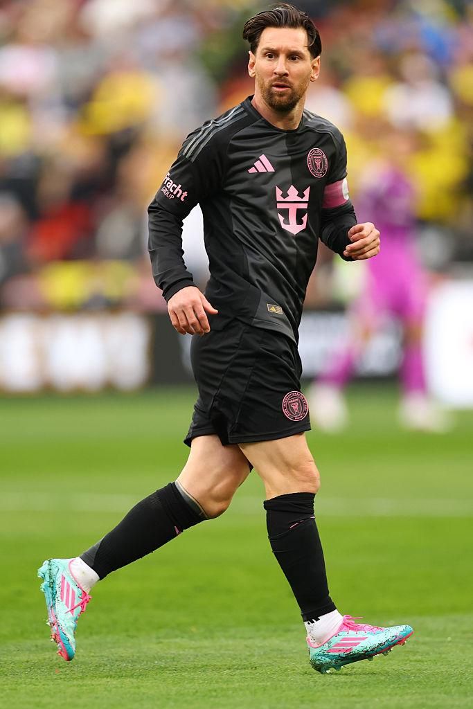 adidas、最新サッカースパイク『F50』に“メッシモデル”のNEWカラーが登場！「無敗対決」でデビュー