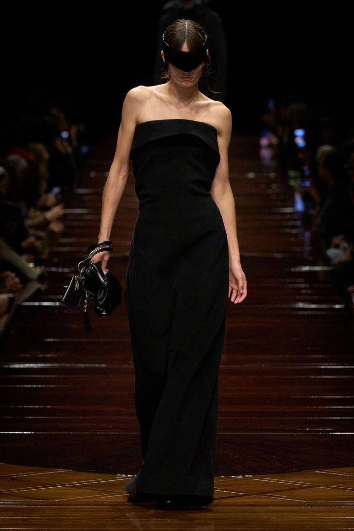 バレンシアガ2025年春夏コレクション