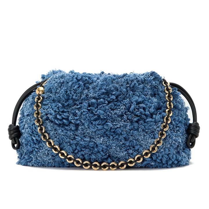 ロエベの新作バッグはデニム素材が新鮮