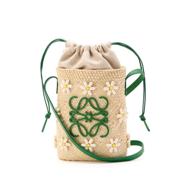 ロエベの新作スマホポーチ