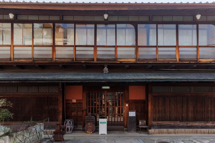 京都・島原のレトロな隠れ家カフェ「Cafe AUSGANG」で、自家製ベーグル＆香り高いコーヒーを