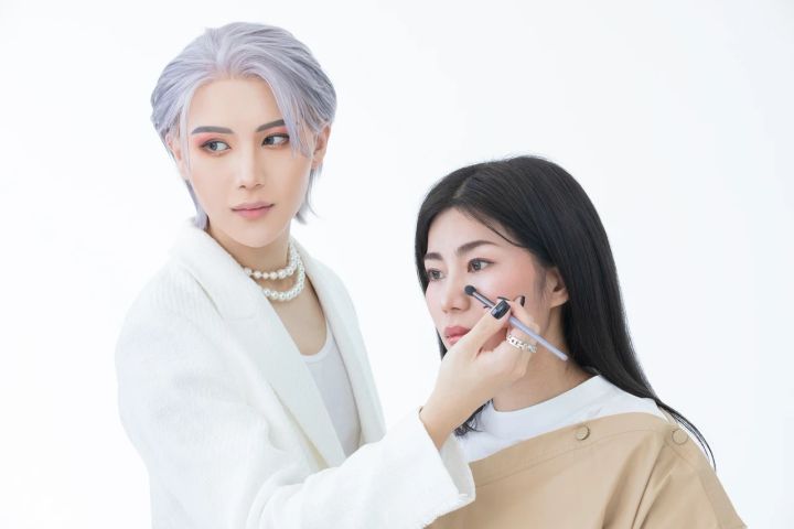 ギュテ（GYUTAE）さんが教える“団子鼻”のお悩み解消メイク