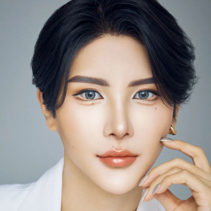 ギュテ（GYUTAE）さんの愛用コスメは？ ファンデーションからシェーディング、キープミストまで神技メイクテクまとめ_2