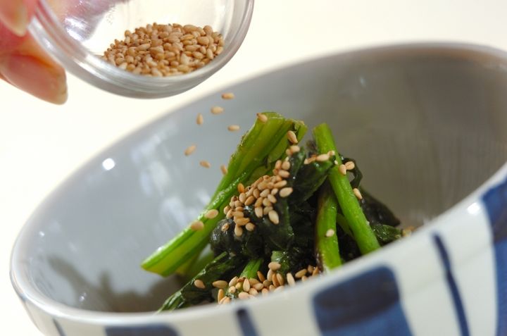 ご飯のお供に カブの葉のショウガみそ炒めの作り方2