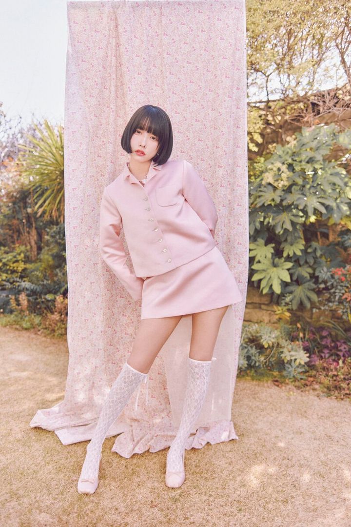あのちゃん】がピンクを纏う。スウィートな僕服 | TRILL【トリル】
