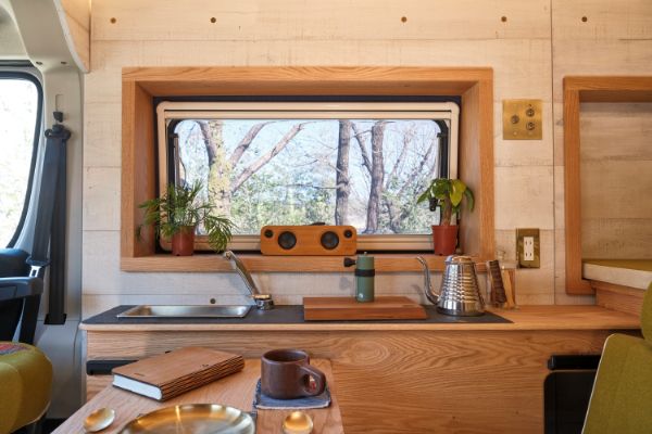 車中泊に最適！カスタマイズが無限大な新型キャンピングカーが登場