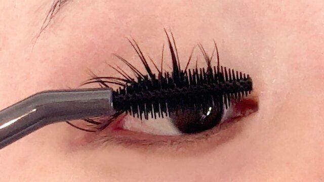 まつ毛用ブラシ 上まつ毛用 使用例