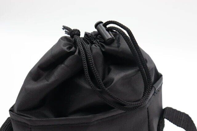 ダイソーのモバイルショルダーメッシュバッグ（ボトルホルダー機能付）3