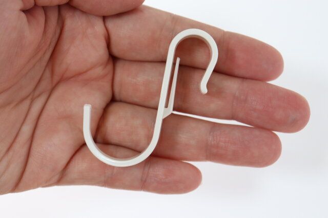 ダイソーの出っ張りがあるつっぱりフック5個入り