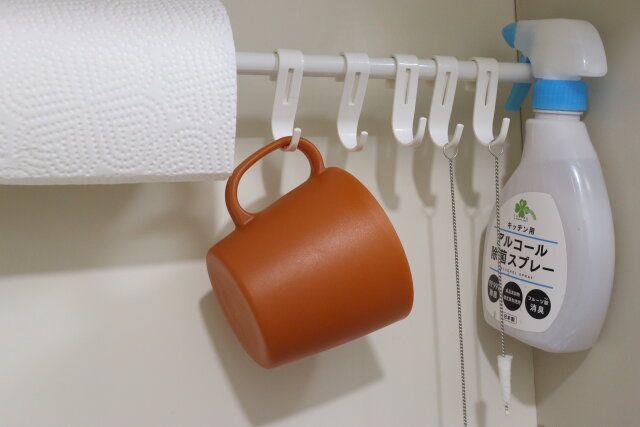 ダイソーのずれにくいつっぱりフック5個入り