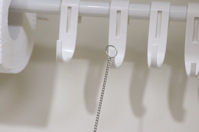 ダイソーの先細なつっぱりフック5個入り