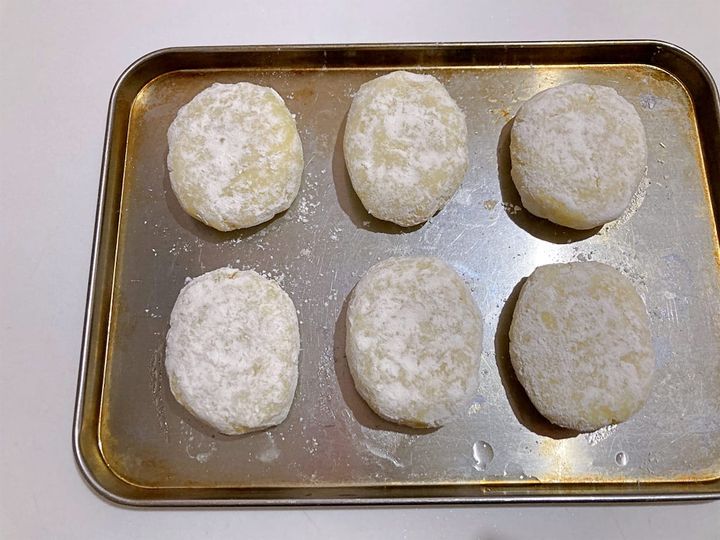 薄力粉を付ける