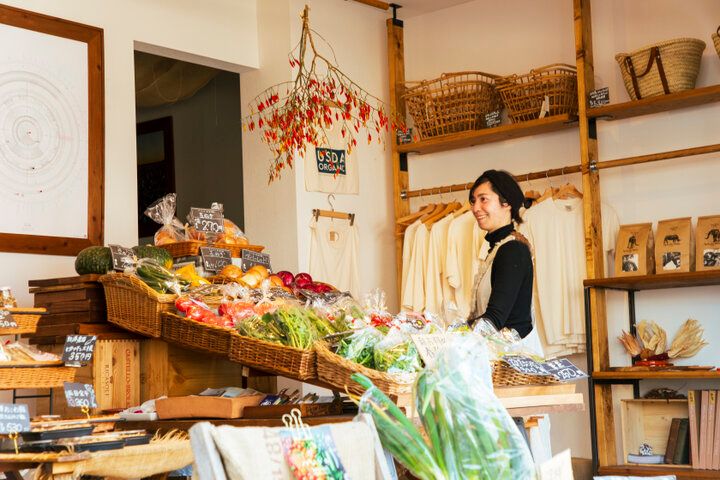 鎌倉の暮らしに少しだけ触れる♪朝採れ野菜と手づくり惣菜がそろう「ハレトキ 晴レ時々野菜」