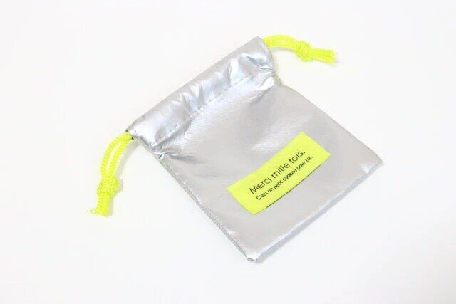 セリアのシルバー巾着 織ネーム付