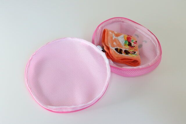 ダイソー 洗濯ネット、マチ付きダイカット（ハム） ハンカチ 容量